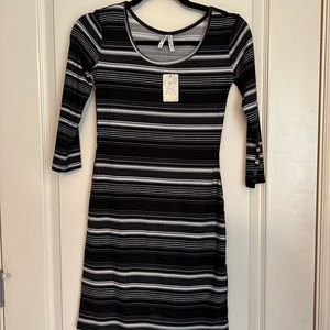 Black and grey Mudd 3/4 sleeve dress